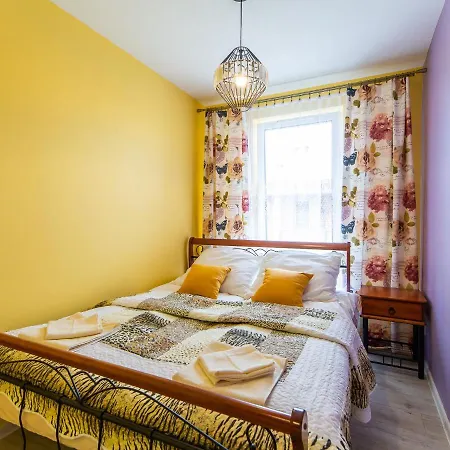 Apartment Apartament Bursztyn *